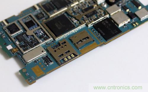 拆解4G新機索尼M35t：用料十足，易于維修
