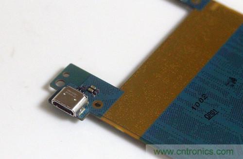 拆解4G新機索尼M35t：用料十足，易于維修