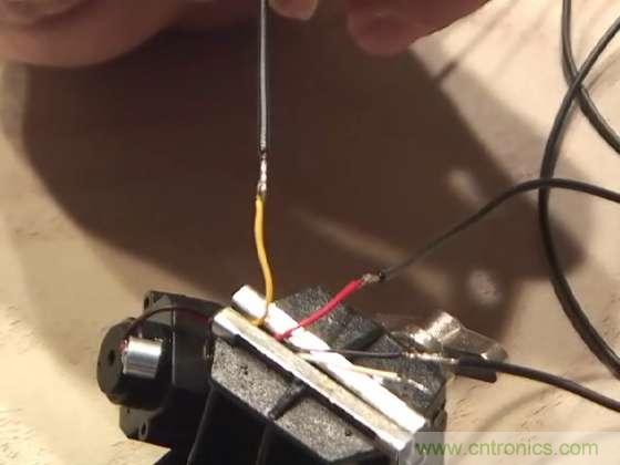 DIY：40刀，教你自制能“偷拍”的太陽鏡