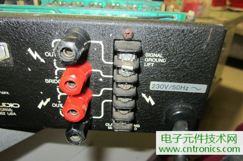 用料很給力！專業(yè)后級功放美國高峰FA1201拆解