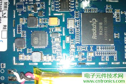 不怕摔的電紙書！一款柔性屏電子書閱讀器拆解
