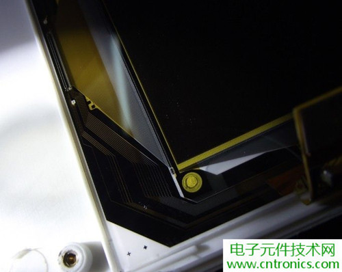 探秘電子紙！一款電紙書的電子墨水屏拆解
