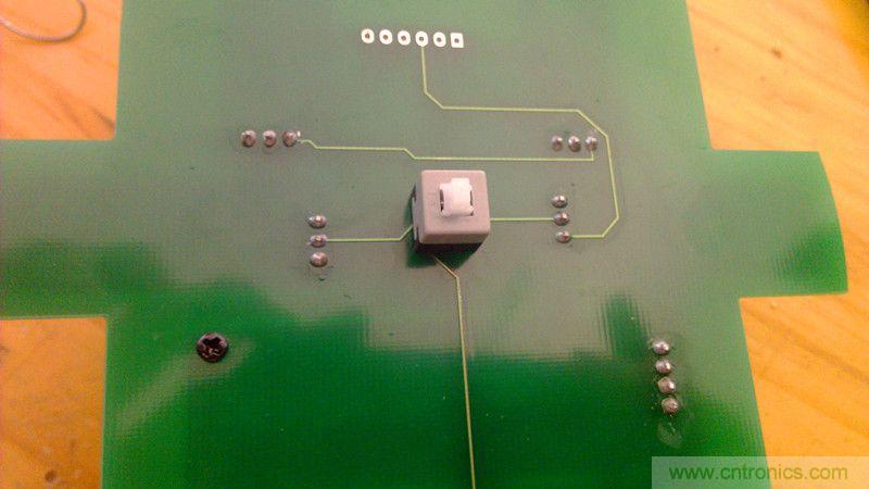 牛人力作！PCB版藍牙智能小車DIY