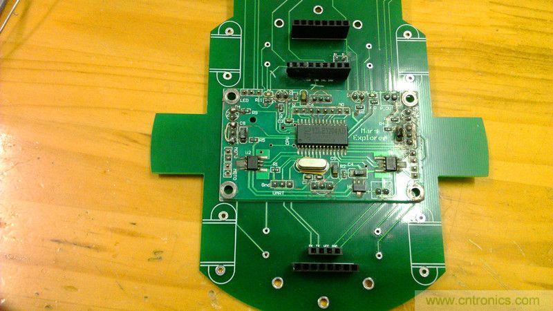 牛人力作！PCB版藍牙智能小車DIY