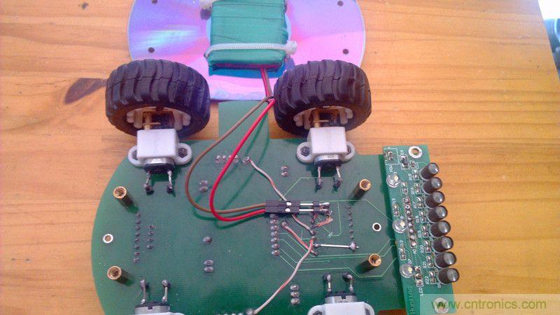 牛人力作！PCB版藍牙智能小車DIY