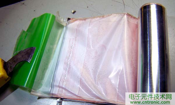 筆記本電池拆解，探秘電池內(nèi)部結(jié)構(gòu)