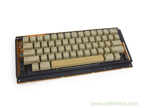 拆！古董級(jí)Macintosh 128K電腦