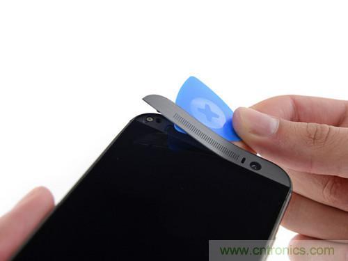 牛人強拆！新HTC One(M8)真機精密做工難修理
