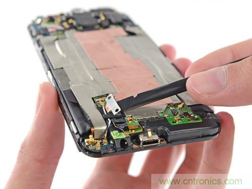 牛人強拆！新HTC One(M8)真機精密做工難修理