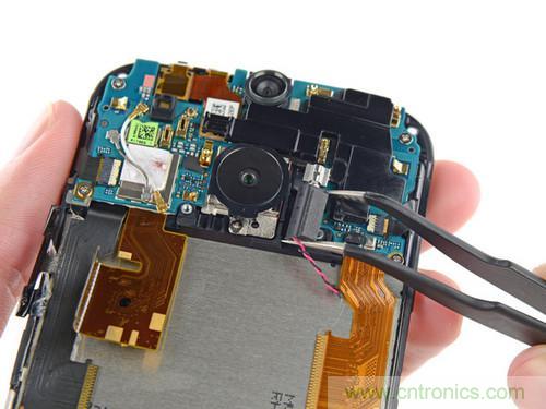 牛人強拆！新HTC One(M8)真機精密做工難修理