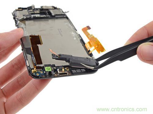 牛人強拆！新HTC One(M8)真機精密做工難修理