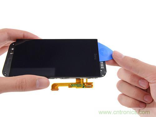 牛人強拆！新HTC One(M8)真機精密做工難修理