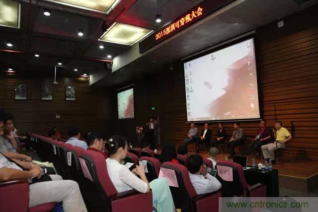 圖8：劉杰博士主持高端對話，嘉賓包括可穿戴領域開拓者陳東義教授，中科院深圳先進院產業(yè)處處長，機器人協(xié)會秘書長畢亞雷，可穿戴聯(lián)盟副秘書長姜文軍，太火鳥深圳總經理張翀，機智云CTO劉琰等。