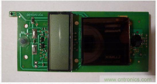 圖5：移開電池后的PCB另一面。