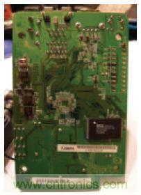 圖3：WPS54G打印服務(wù)器電路板背面。
