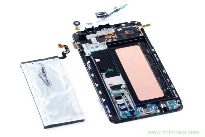 Galaxy Note5拆解，與S系列差距日漸模糊