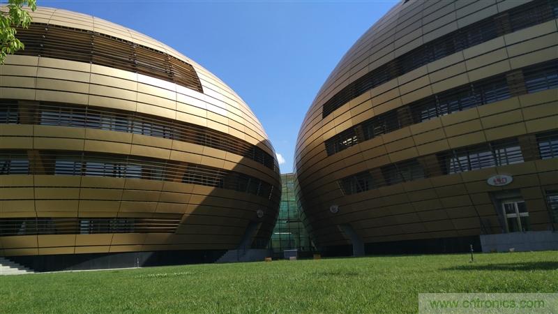 無邊框的 nubia Z9 ，一款既有驚喜，又有驚艷的智能手機