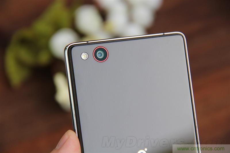 無邊框的 nubia Z9 ，一款既有驚喜，又有驚艷的智能手機