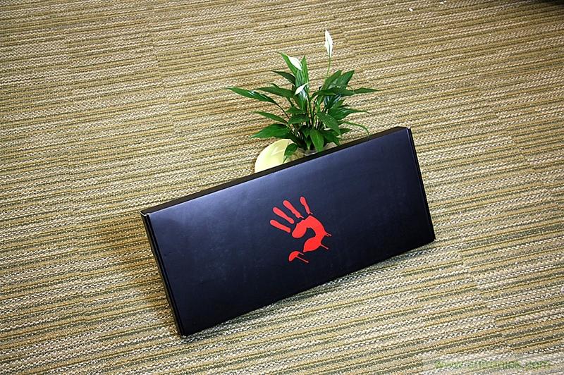 曾經(jīng)的網(wǎng)吧統(tǒng)治者—雙飛燕血手幽靈機(jī)械鍵盤，真世界最快？