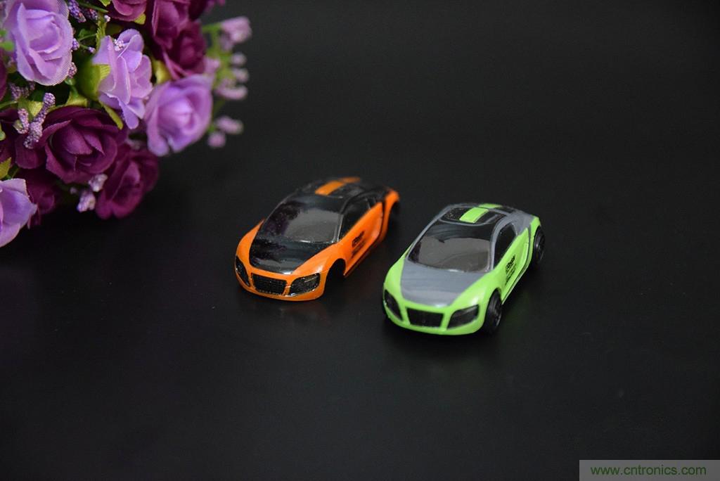 虛擬與現(xiàn)實相結(jié)合的飛車游戲，讓你體驗速度與激情的碰撞！