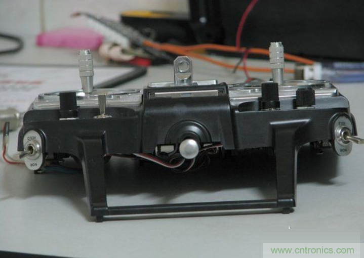無人機(jī) DIY 制作全過程，酷得不要不要的！
