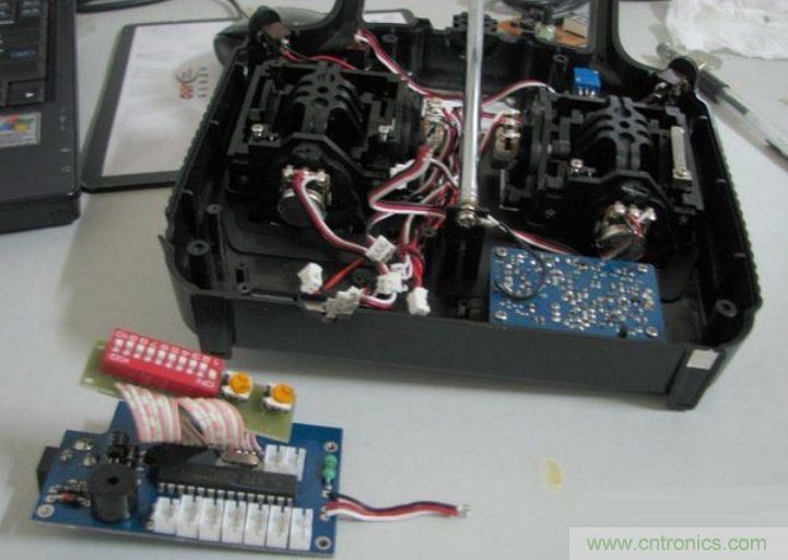 無人機(jī) DIY 制作全過程，酷得不要不要的！