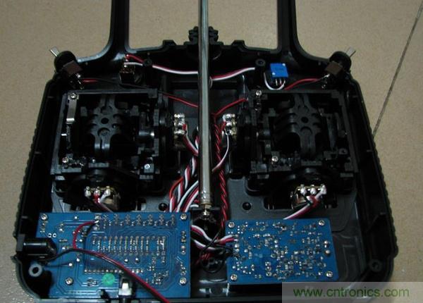 無人機(jī) DIY 制作全過程，酷得不要不要的！