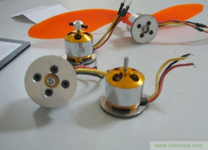 無人機(jī) DIY 制作全過程，酷得不要不要的！