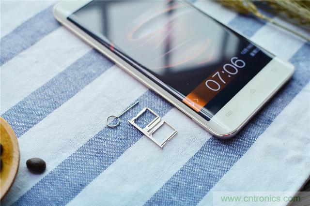 國產(chǎn)手機(jī)新標(biāo)桿-vivo Xplay5全面測(cè)評(píng)