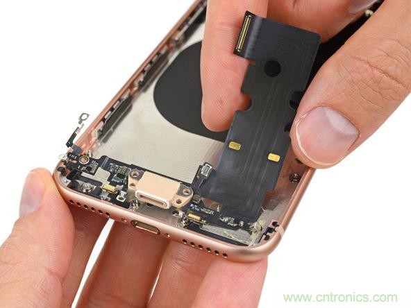 iPhone 8首拆：無線充電版本的iPhone 7？