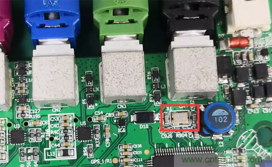 如何通過PCB布局設(shè)計來解決EMC問題？