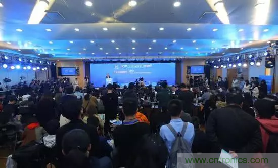 三大運營商齊聚福州，5G創(chuàng)新應用燃爆數(shù)字中國建設成果展覽現(xiàn)場