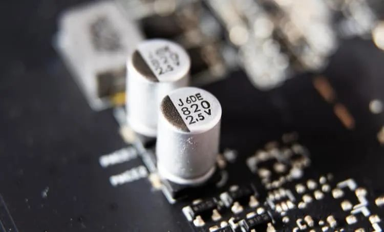 如何確定目標阻抗以實現(xiàn)電源完整性？